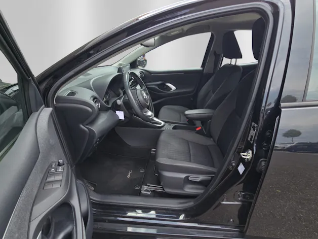 Toyota Yaris 1.5 VVT-i HSD Trend