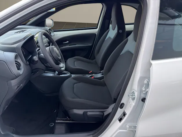Toyota Aygo X 1.5 VVT-i HSD Comfort