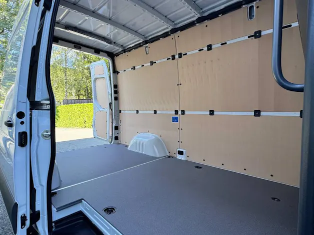 MERCEDES-BENZ Sprinter 319 CDI 4x4 Pro Kasten HD 3665 S Worker