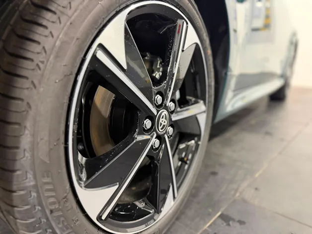 Toyota Yaris 1.5 VVT-i HSD Premium