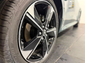 https://vehicle.imgix.net/4416582/45f40291-dbae-473d-bd2c-422bd1a252bd.jpeg