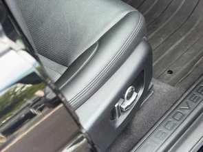 Fahrzeugbild LAND ROVER Discovery Sport 2.0 SD4 200 SE