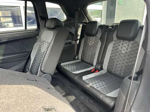 VW Tiguan Allspace 2.0 TSI R-Line DSG - CH