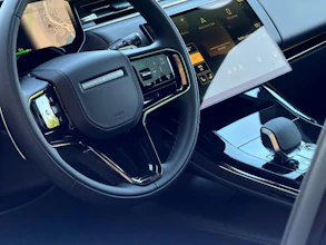 https://vehicle.imgix.net/4416626/26c3858b-0aa6-437a-aa2f-054dff56cf30.jpeg