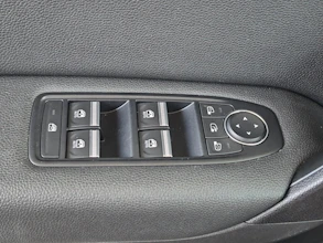 https://vehicle.imgix.net/4416648/6dd05e8b-16b7-4239-851a-8acf9a65cfa1.jpg
