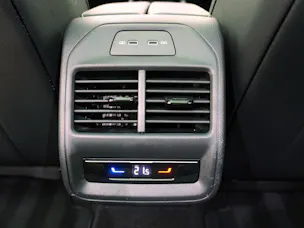 VW Passat Variant 2.0 TSI DSG R-Line 4Motion