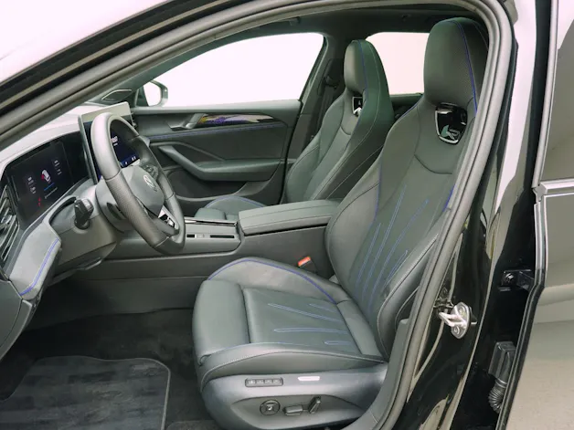 VW Passat Variant 2.0 TSI DSG R-Line 4Motion