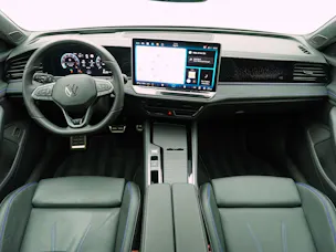 VW Passat Variant 2.0 TSI DSG R-Line 4Motion