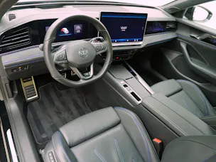 VW Passat Variant 2.0 TSI DSG R-Line 4Motion