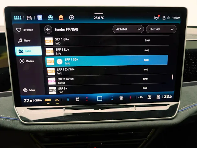 VW Passat Variant 2.0 TSI DSG R-Line 4Motion