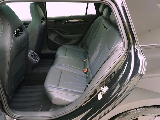 VW Passat Variant 2.0 TSI DSG R-Line 4Motion