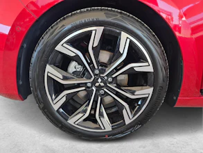 https://vehicle.imgix.net/4416677/8928fd56-07d7-426b-b850-7d2d323bf96d.jpg