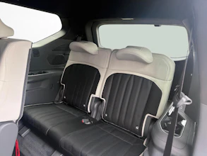 https://vehicle.imgix.net/4416693/d4c50641-9a88-40ac-b9bc-cd82fef94464.jpg