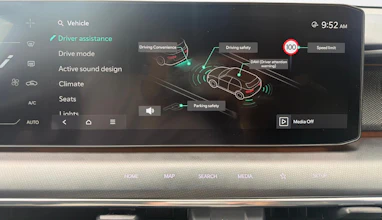 https://vehicle.imgix.net/4416693/f01206f1-0d55-46c8-8d3e-4039bd68157c.jpg