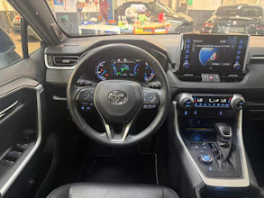 https://vehicle.imgix.net/4416697/818d5e47-5b21-4842-b76a-58ebffaf5620.jpg