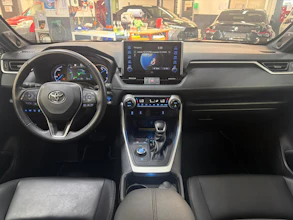 https://vehicle.imgix.net/4416697/df25f7a9-24f3-4079-ad54-fcb01e46606e.jpg