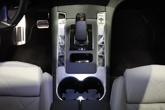 https://vehicle.imgix.net/4416754/ac1178e0-1a96-4e5e-86ff-3da558b7e714.JPG