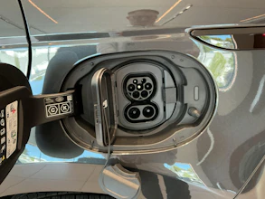 https://vehicle.imgix.net/4416786/7c2f4362-7776-4eb6-a331-a25f0eddcc68.jpg