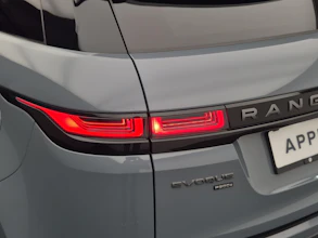 https://vehicle.imgix.net/4416807/b8b1d8d5-67c7-4ebc-a5d3-ca6daa36e2d0.jpg