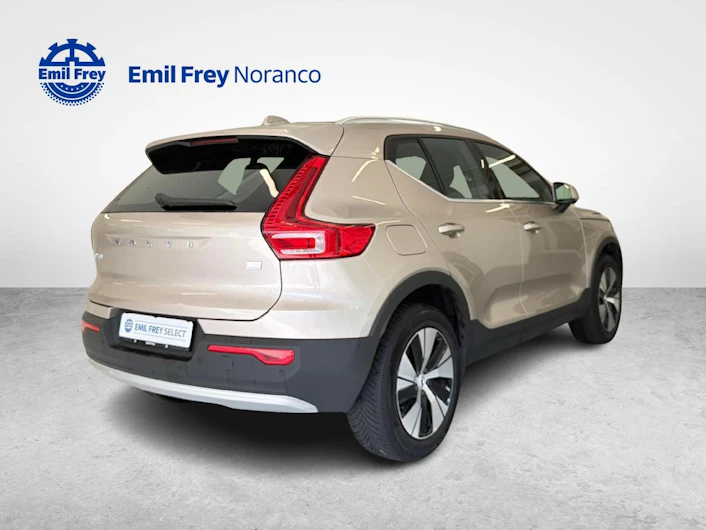 immagine del veicolo VOLVO XC40