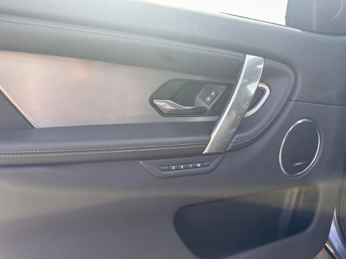immagine del veicolo LAND ROVER DISCOVERY SPORT