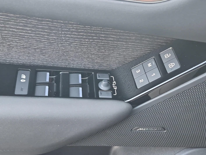 Fahrzeugbild LAND ROVER RANGE ROVER VELAR