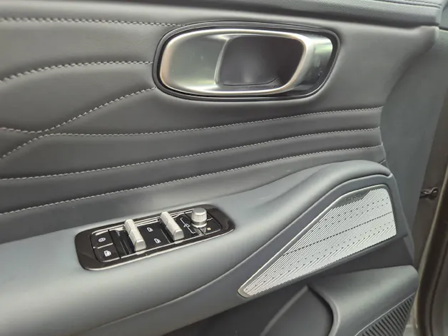 Geely Starray EM-i Max+ PHEV