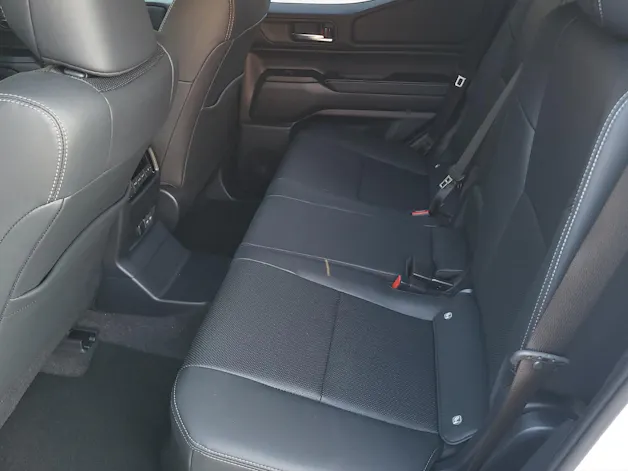 Toyota Land Cruiser 2.8 D 48V Style