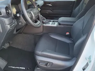 Toyota Land Cruiser 2.8 D 48V Style