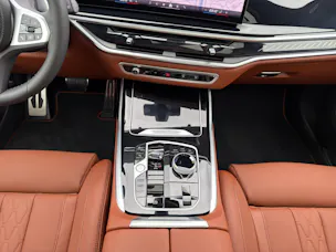 BMW X7 M60i