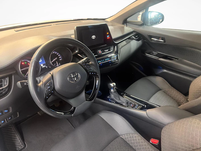 Fahrzeugbild TOYOTA C-HR