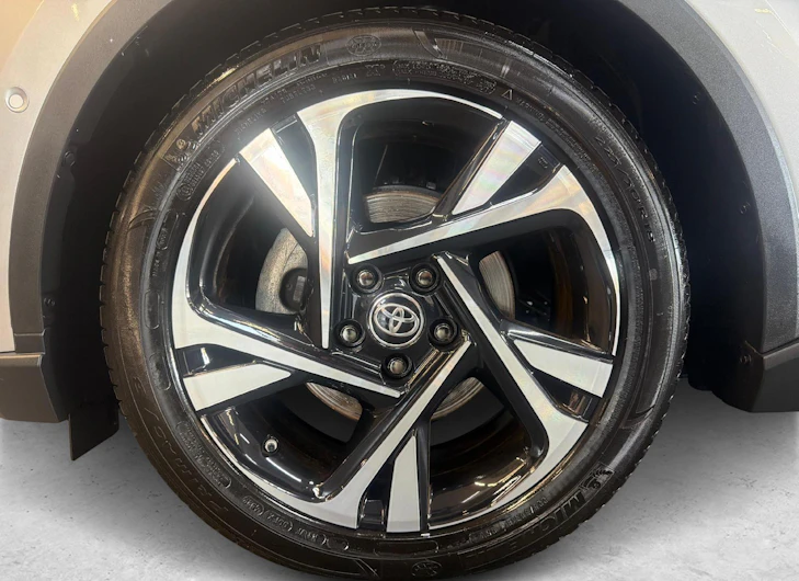 Fahrzeugbild TOYOTA C-HR
