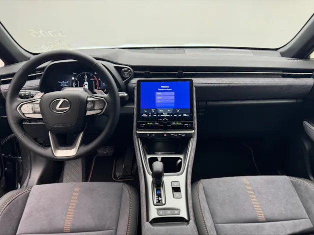 Lexus LBX 1.5 Hybrid Cool AWD