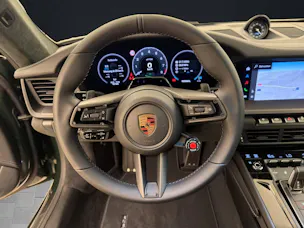 PORSCHE 911 Carrera 4 GTS