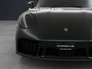PORSCHE 911 Carrera 4 GTS