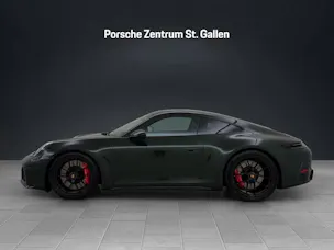 PORSCHE 911 Carrera 4 GTS