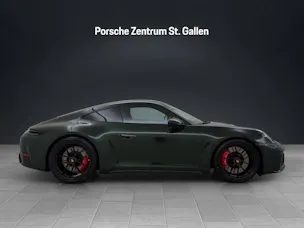 PORSCHE 911 Carrera 4 GTS