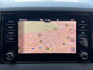 SKODA Karoq Sportline 4x4 *** PANORAMADACH ***
