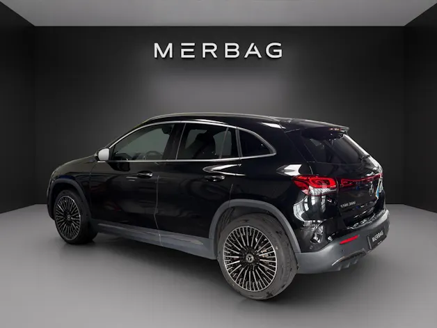 MERCEDES-BENZ EQA 300 4Matic
