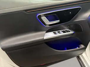 MERCEDES-BENZ EQE 300