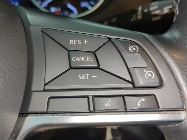 Nissan Qashqai 1.3 DIG-T Shiro DCT