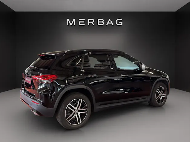 MERCEDES-BENZ GLA 200d Progress. 4Matic