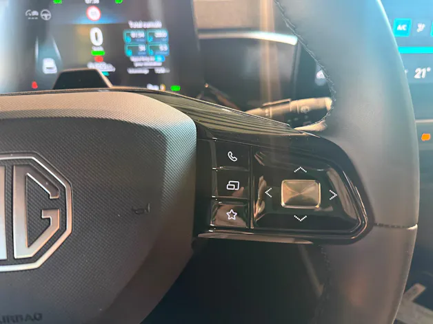 MG 3 1.5 Hybrid Luxury Aut.
