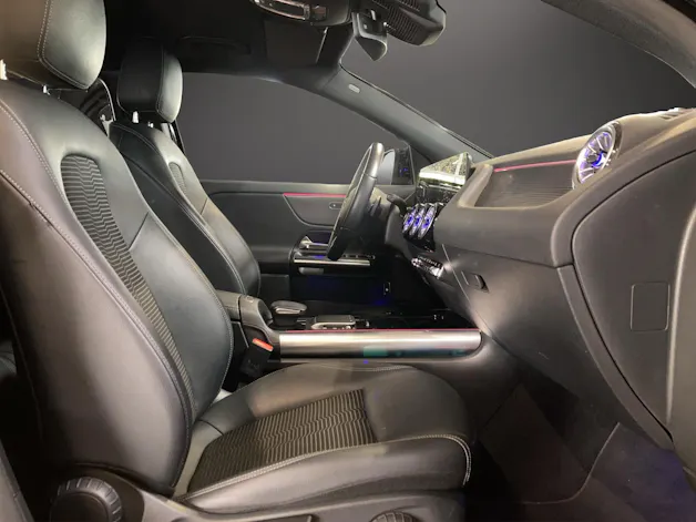 MERCEDES-BENZ EQA 300 4Matic