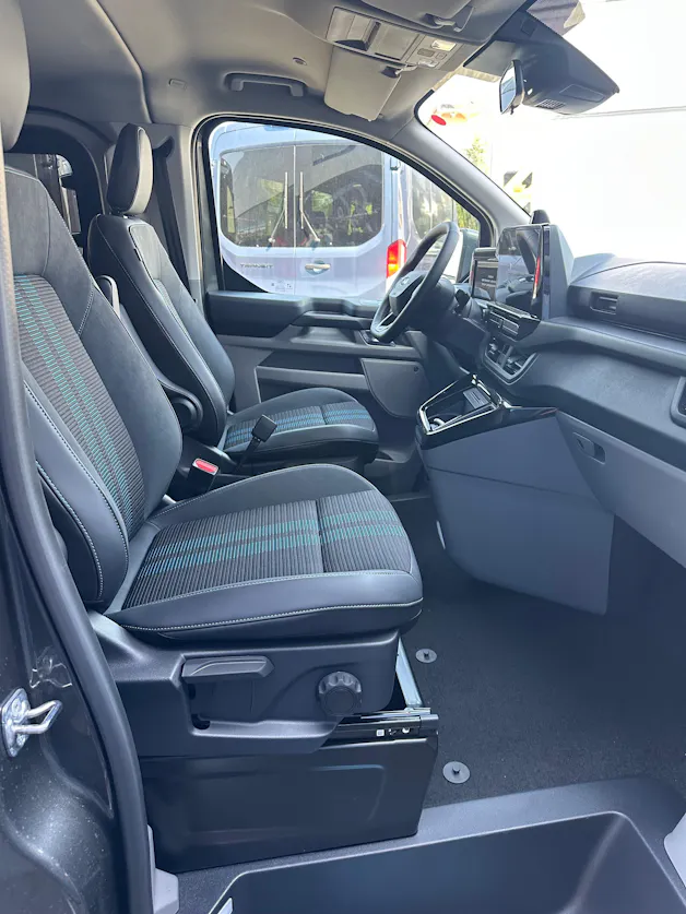 FORD Tourneo Custom 320 L1 2.0 EcoBl Sport/170CV/4x4/Aut.