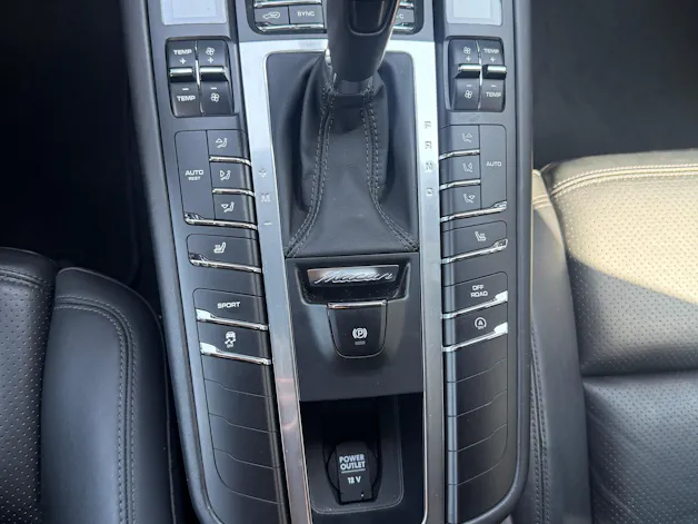 PORSCHE Macan S PDK *TOP-GEPLEGT*ALLE SERVICE BEI PORSCHE*MFK FRISCH*20" PORSCHE ALU*
