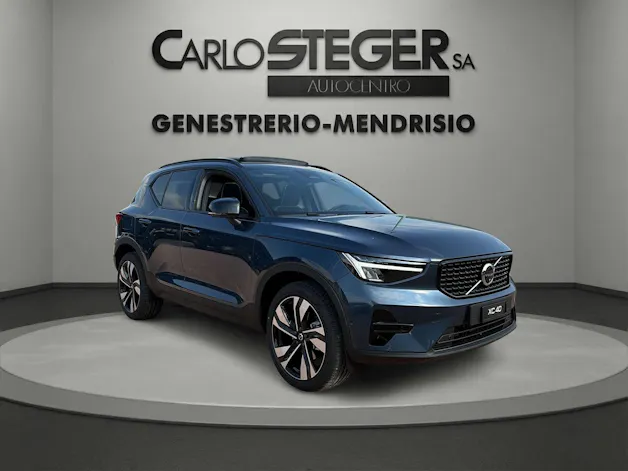Volvo XC40 B3 Benzin Mild Hybrid Plus Dark DCT