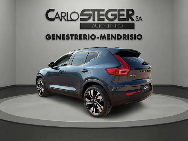 Volvo XC40 B3 Benzin Mild Hybrid Plus Dark DCT