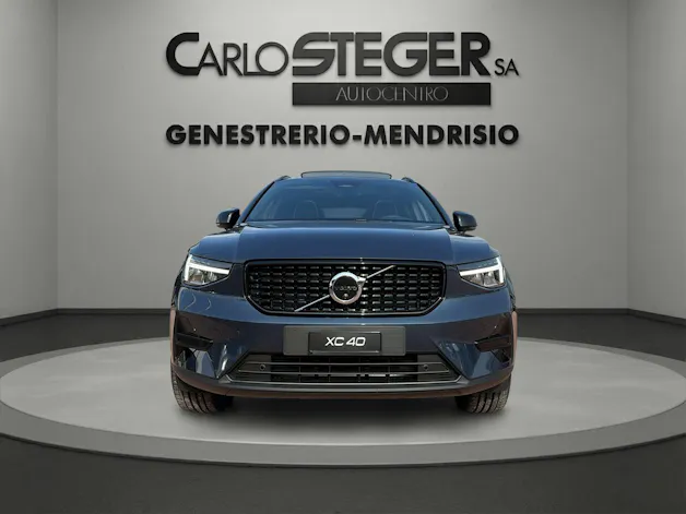 Volvo XC40 B3 Benzin Mild Hybrid Plus Dark DCT