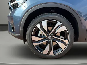 VOLVO XC40 B3 Benzin Mild Hybrid Plus Dark DCT